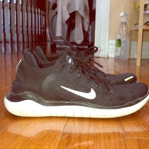 Nike Free Runs Size 6!
